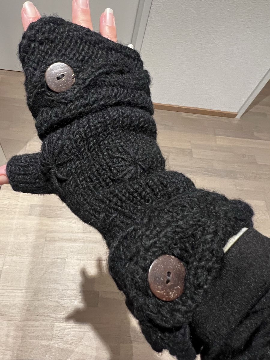 Handschuhe & Handstulpen: NEUE Wollhandschuhe – Neu und originalverpackt aus Bülach von Cucculi 1