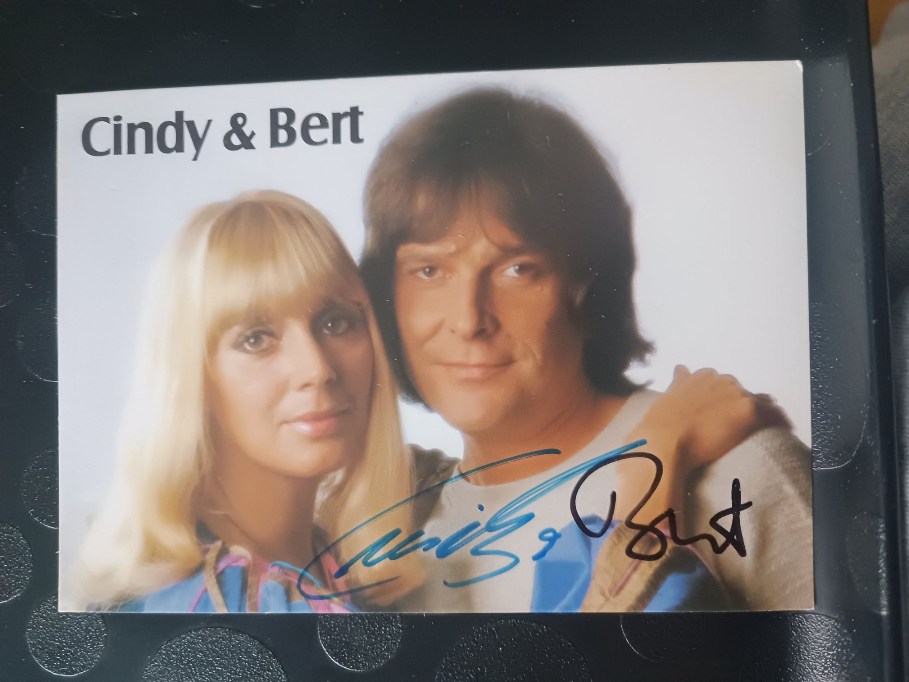 Autografi: Cindy & Bert - handsigniert – Usato da Menziken venduto da Artographs