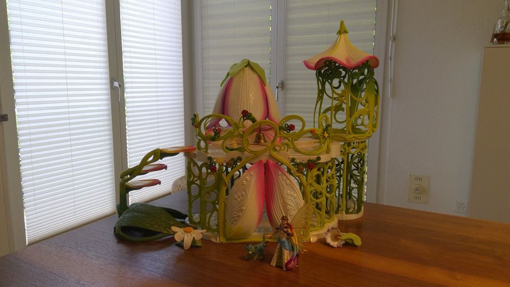  Elfen-Schloss Bayala (Schleich) (Gebraucht) in Binningen für CHF 42 