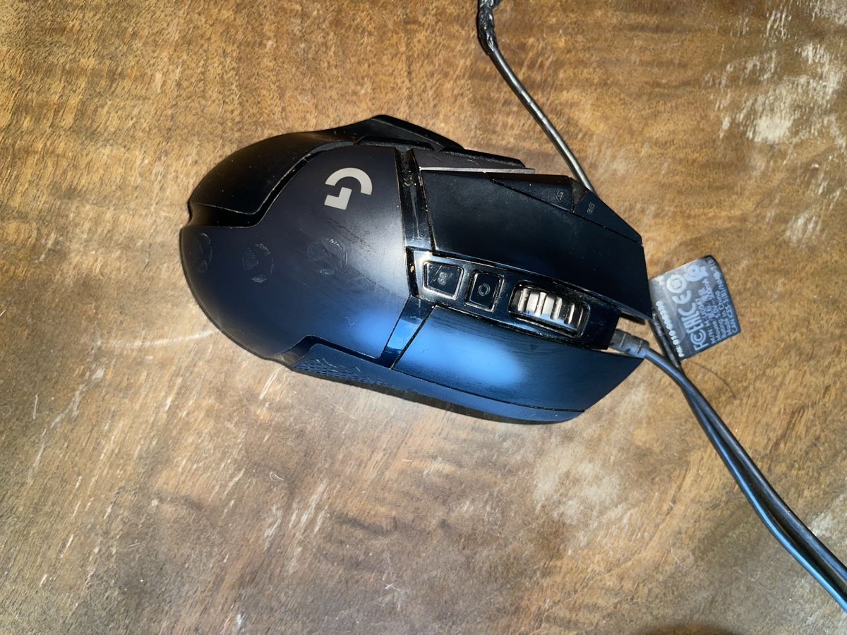 Logitech Souris: Souris Gaming Logitech G502 Noir État d'usage – Défectueux à Genève par Yasasa 2