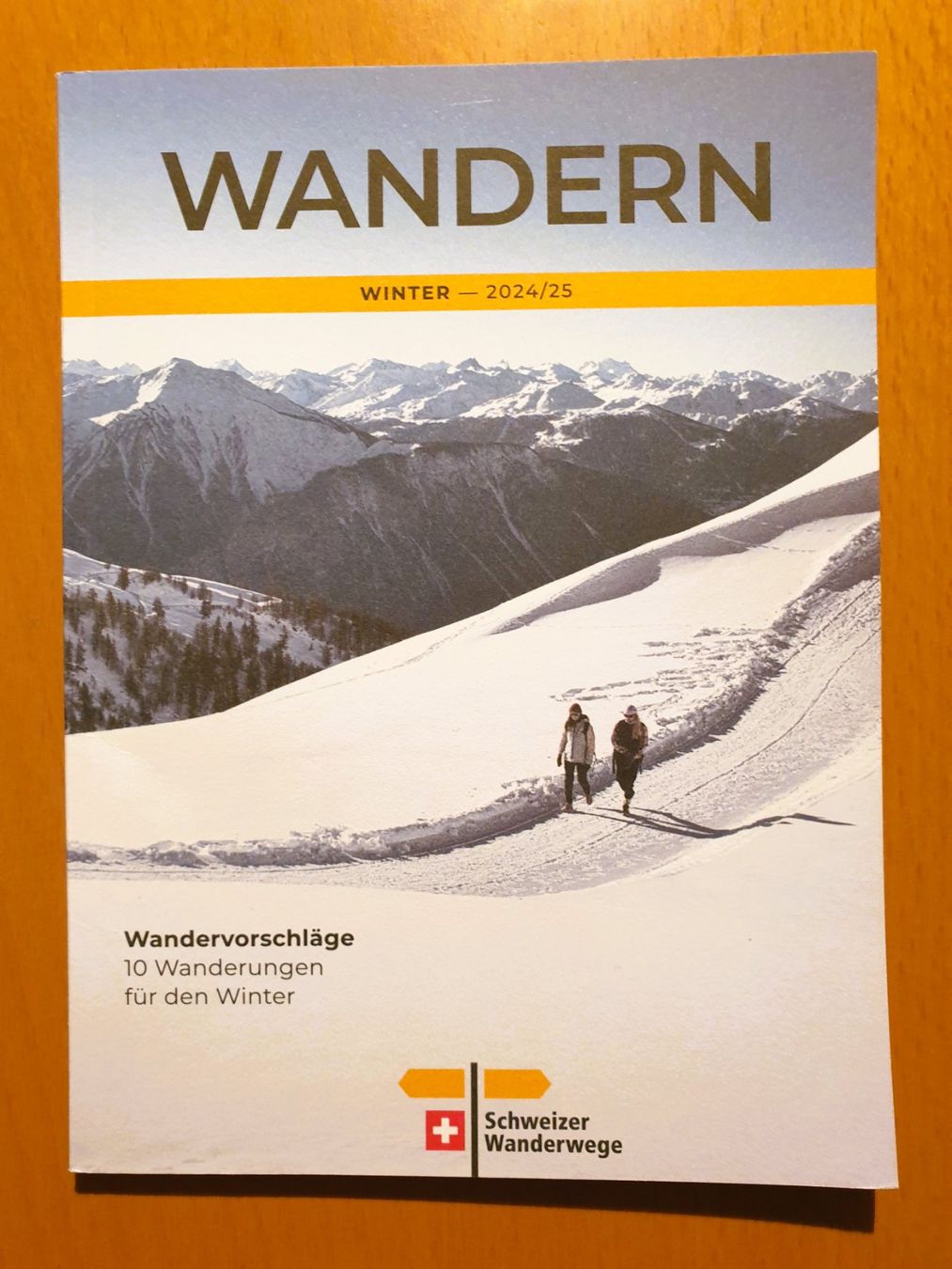 Cartine & Atlanti: SCHWEIZER WANDERWEGE / WANDERFÜHRER / WINTER 2024/25 – Usato da Brüttisellen venduto da Nighttrain