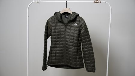 The North Face dünne Daunenjacke oliv Damen Grösse S