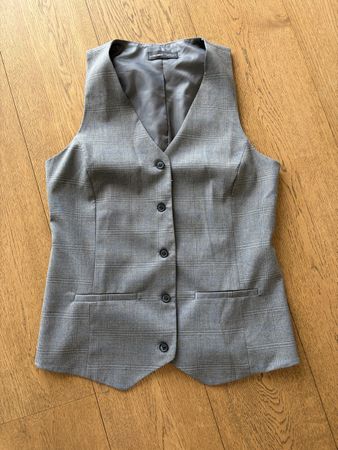 Schönes Gilet von Pull & Bear
