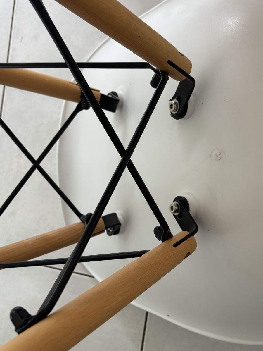 Vitra Sedie: Vitra Eames Plastic Side Chair - Replica – Usato da Zollikerberg venduto da Zuversicht2811 3