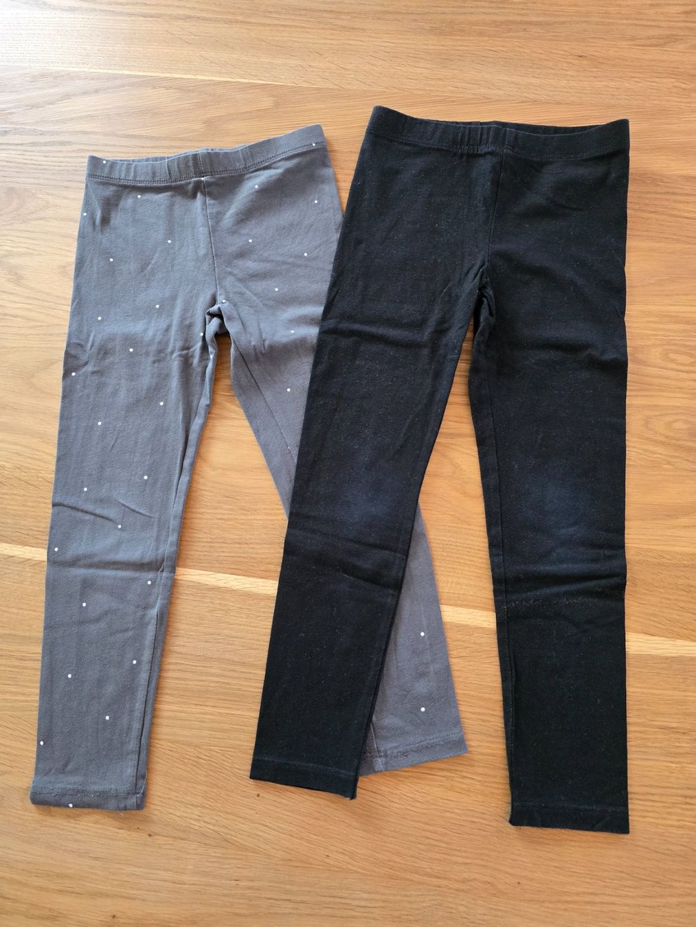 H&M Collant & Leggings: Leggings Gr. 104 – Usato da Zäziwil venduto da Seisler