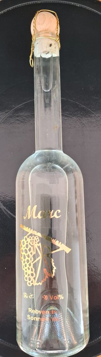 Bevande alcoliche: Schnapsflasche mit Marc 50 cl ungeöffnet – Nuovo e nell'imballaggio originale da Grenchen venduto da Schlussliecht