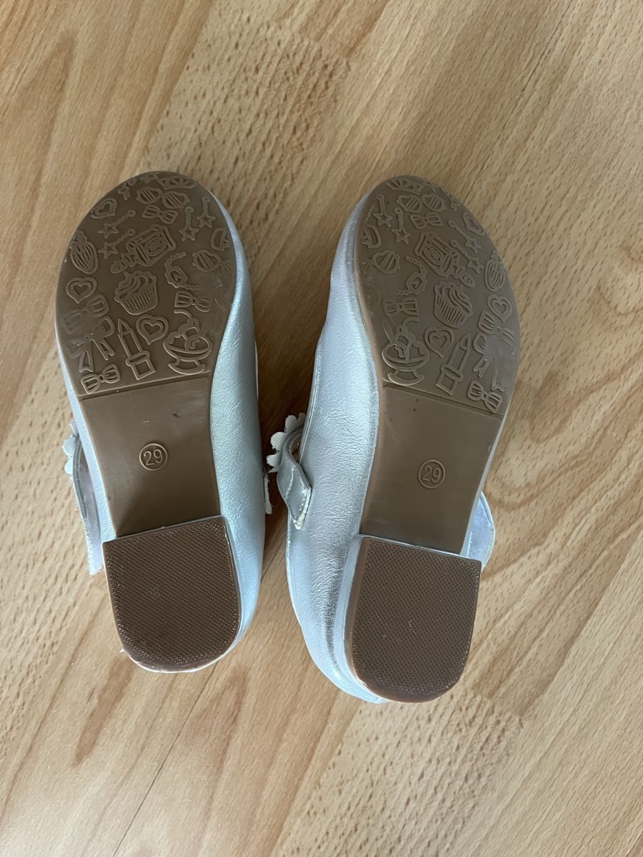 Scarpe per ragazze: Silbrige Ballerinas, Gr. 29 – Usato da Zürich venduto da jmg_8005 1