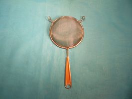 Mittelgrosses Sieb, Dm: 12cm