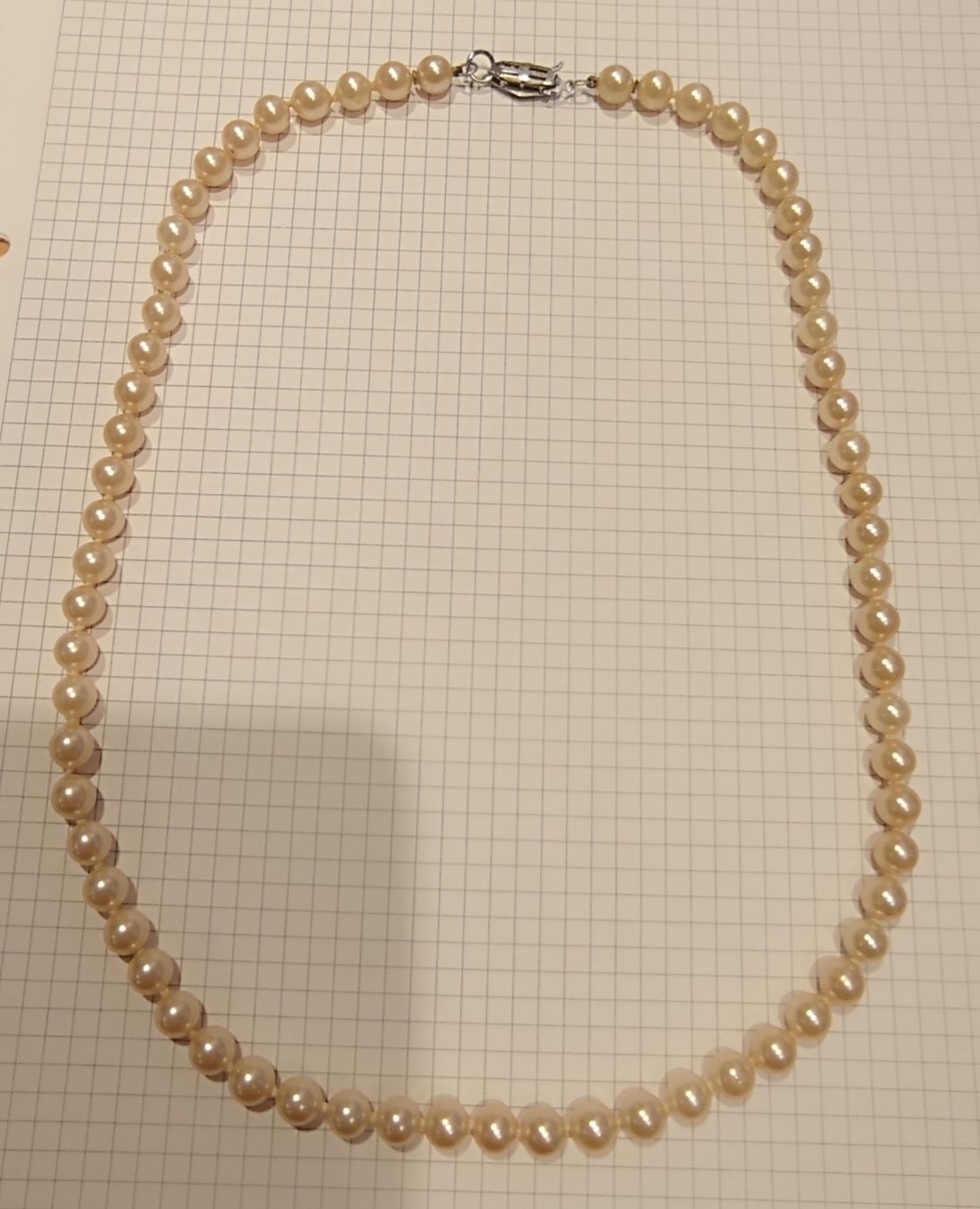 Catenine: Elegante Perlenkette, L: 50cm – Usato da Fislisbach venduto da mine-ned-dine