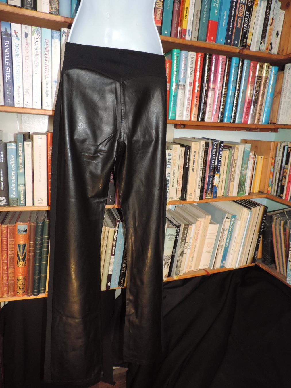 Pantaloni: pantalon stretch Morgan simili cuir – Usato da Genève venduto da Axelle333 9
