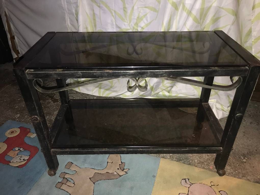 Tische: Table en fer forgé sur roulettes – Gebraucht aus Estavayer-le-Lac von mar_2s6b 1