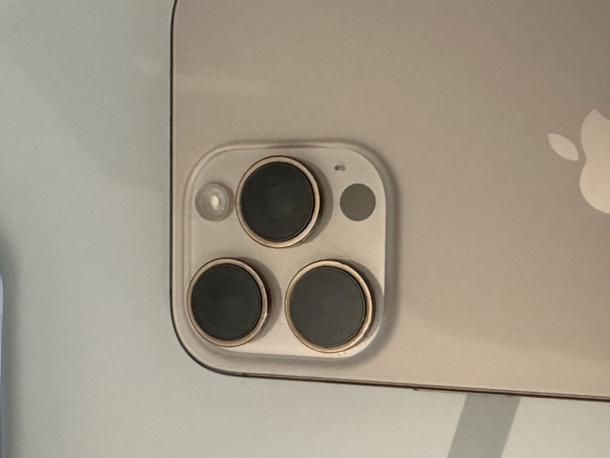 Apple Handys / Smartphones: Apple iPhone 16 Pro Max, Gold – Gebraucht aus Pfäffikon SZ von NicMarKom 5