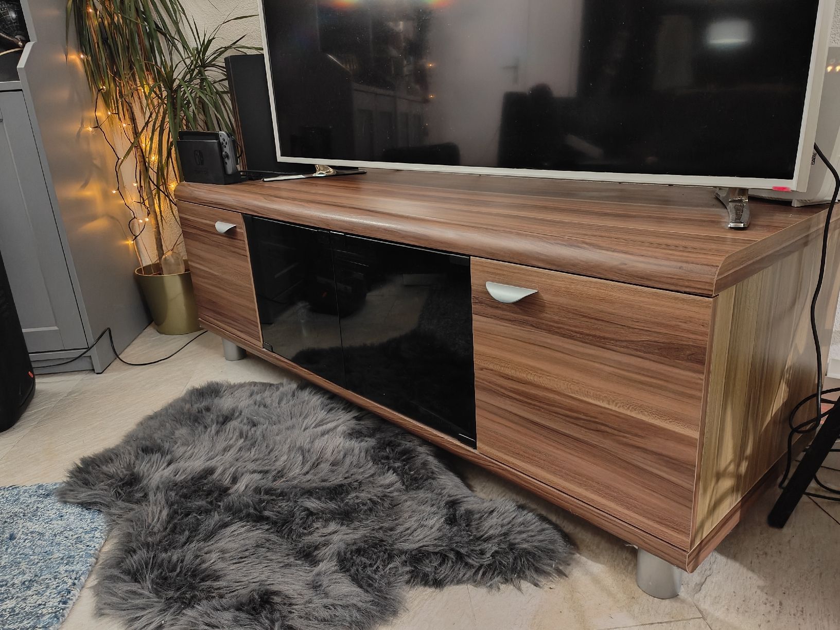 Meubles TV: Fernsehmöbel / Lowboard in Holzoptik – D'occasion à Niederbipp par she_f5l7 1