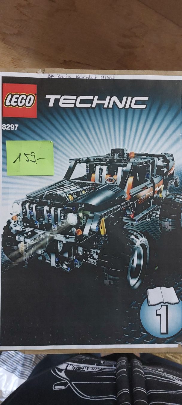 Lego Kit di costruzioni: Lego Technic 8297 Off-Roader zerlegt mit Licht + Motor – Usato da Birmensdorf ZH venduto da Yellowsport