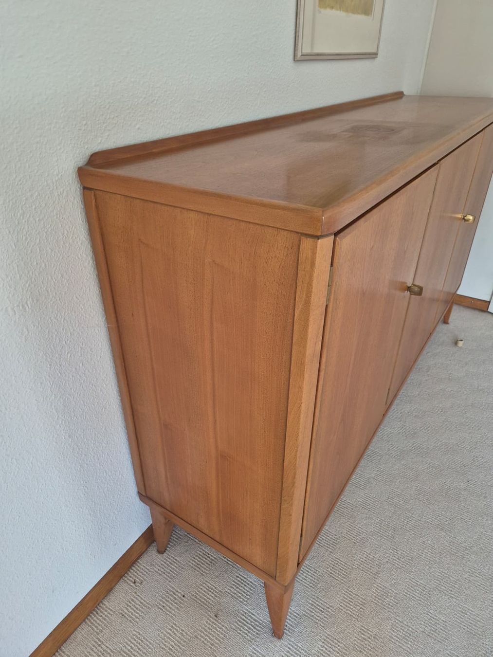 Credenze: Vintage Sideboard/Buffet, Nussbaum – Usato da Winterthur venduto da Sarafina66 1