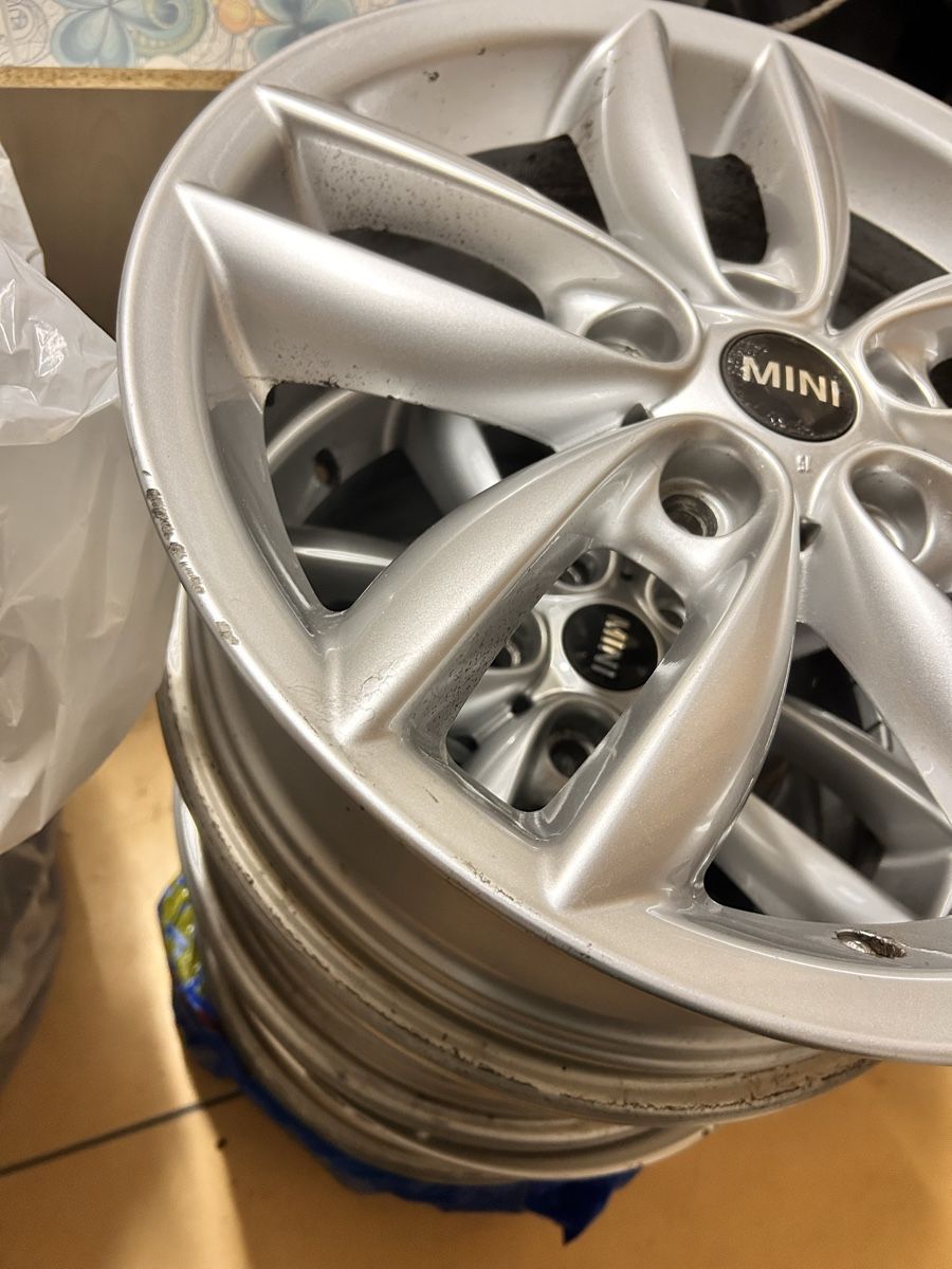 Mini Felgen: Mini Felgen original 7j x 17 eh2+ – Gebraucht aus Schlieren von panos94 1