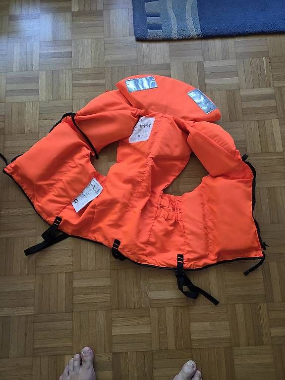 Giubbotti di salvataggio: Schwimmweste – Usato da Bäriswil BE venduto da magath69 1