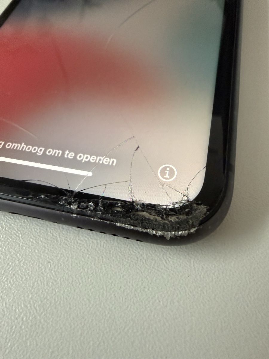 Apple Telefoni cellulari / Smartphones: iPhone 11 Black halb defekt - Bastlerware – Difettoso da Müswangen venduto da ani_6gmf 3