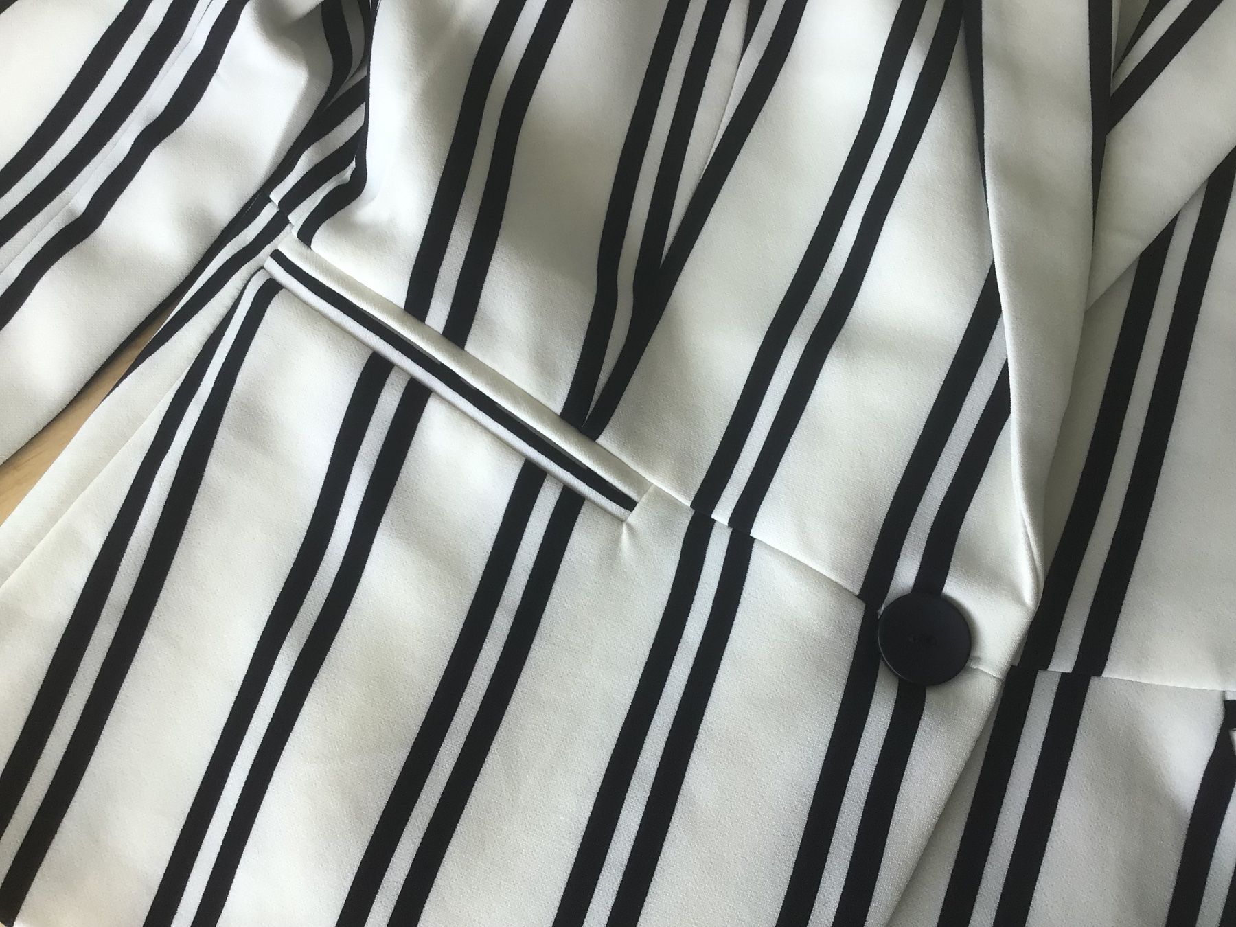 Giacche: Neue Blazer gr. M Creme/schwarz – Nuovo (secondo la descrizione) da Untersiggenthal venduto da Kopkop 3