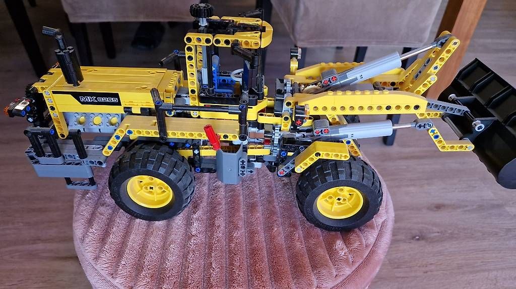 Kit di costruzioni: Lego Technic 8265 Radlader - guter Zustand – Usato da Lenzerheide/Lai venduto da Scornia