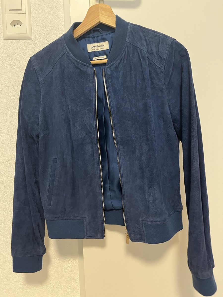 Stradivarius Giacche: Wildlederjacke im College-Stil blau M – Nuovo (secondo la descrizione) da Birrwil venduto da vanyboo 1