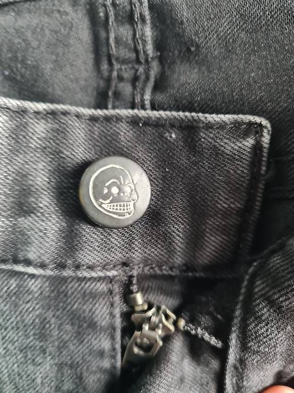 Jeans: Short CHEAP MONDAY (taille 29 us) – Usato da Epalinges venduto da mux_vc5l 3