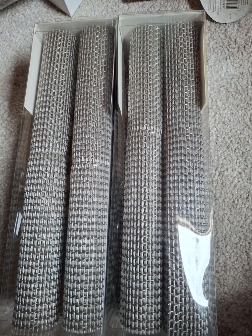 Set di tavolo e panche: Tischset aus Kunststoff, 8 Stk. 30x45 cm – Nuovo e nell'imballaggio originale da Rüdtligen venduto da Rovina 1