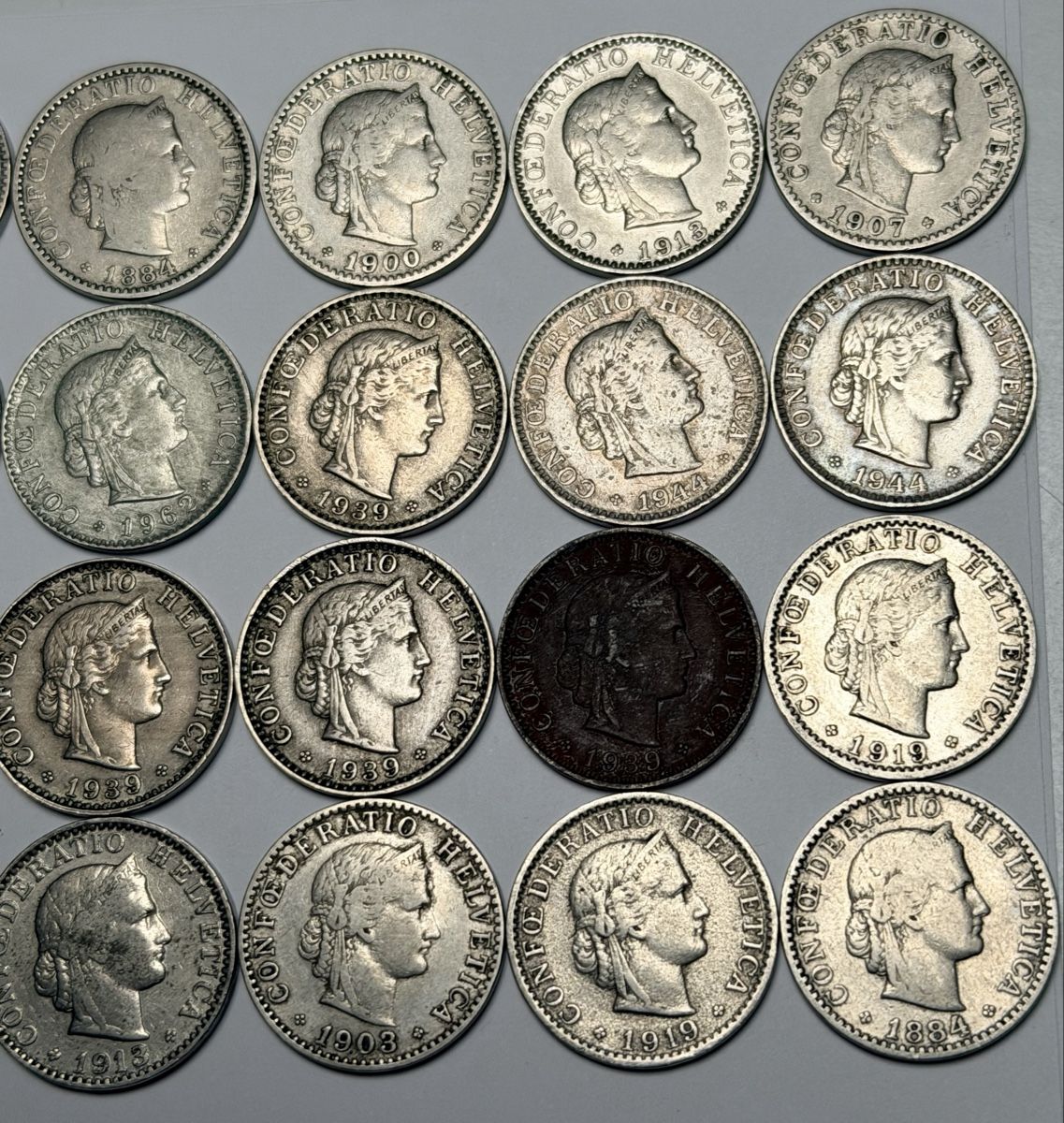 Tutti le monete: 40 pièces 0.20ct 1884-1900  – Usato da La Tour-de-Trème venduto da Ahamaya 4