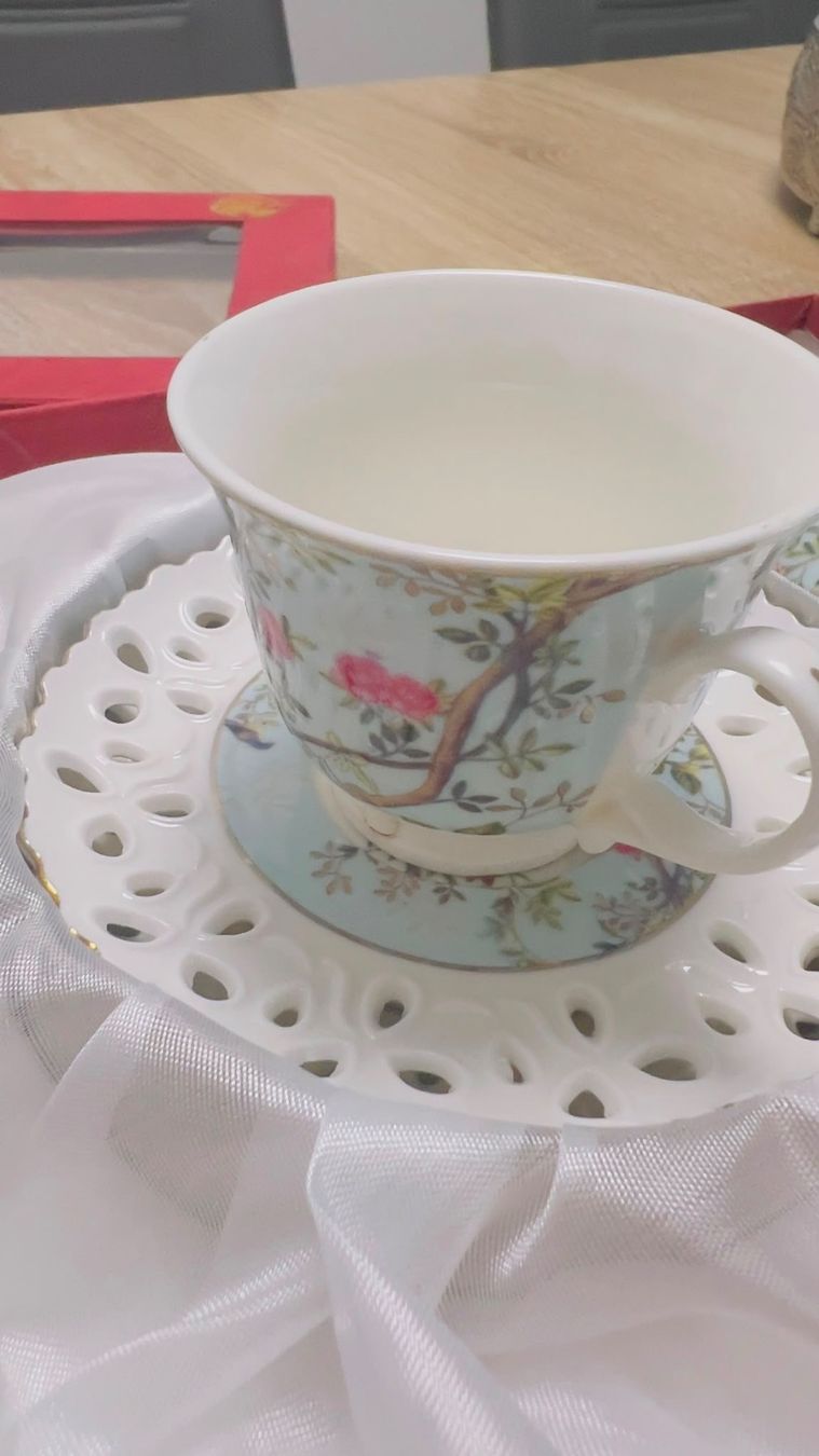 Tazze: Set tazzine da caffè con piattini decoro floreale – Nuovo e nell'imballaggio originale da Pregassona venduto da zel_ybf8 1