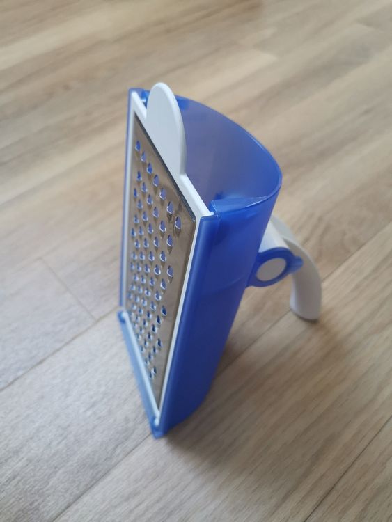 Premier Housewares 4-seitige Edelstahlreibe Mit Auffangbehälter - Küchenhelfer Für Feines Und Grobes Reiben