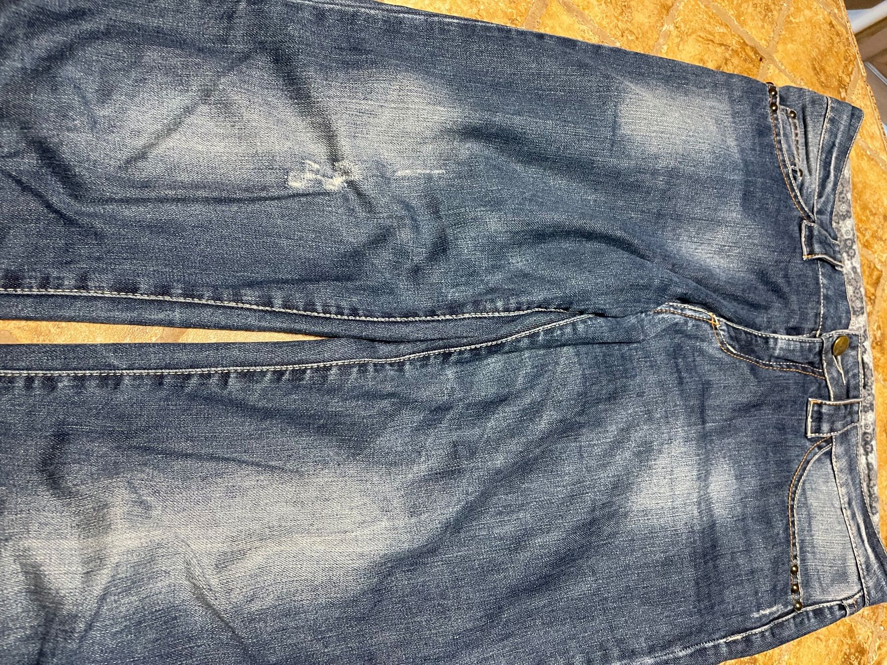 Jeans: Active Wear jeans-M/L-ideale per autunno-chic – Gebraucht aus Gordevio von LanaZimm 2