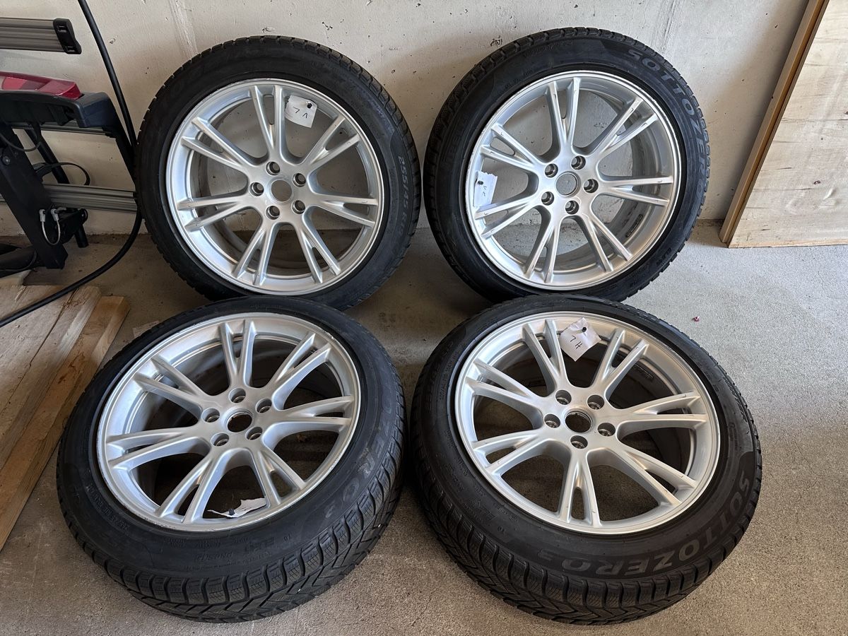 Pneus & Kompletträder: Tesla Y OEM Winter Räder  – Gebraucht aus Langnau am Albis von Gajdzi