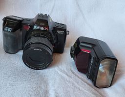 Minolta Dynax 7000i Spiegelreflexkamera mit Blitz