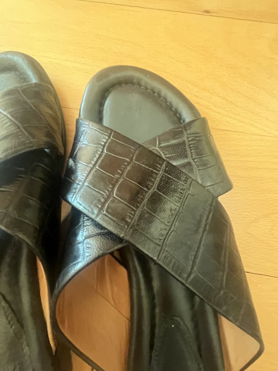 Scarpe da donna: Sandalen Gr. 39 schwarz – Usato da Zürich venduto da keiahnig1 2