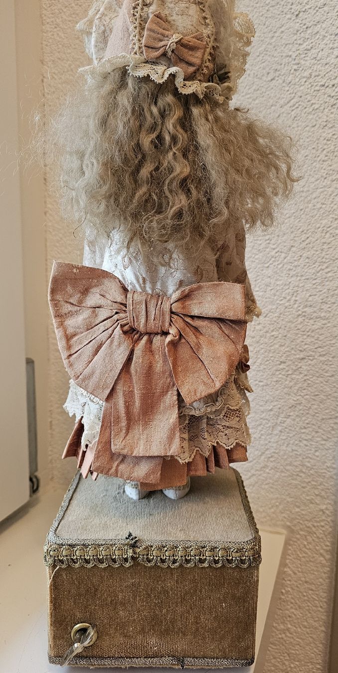 Bambole: PUPPE MIT MUSIKBOX! – Usato da Laupen BE venduto da AUSSIEGIRL1109 4