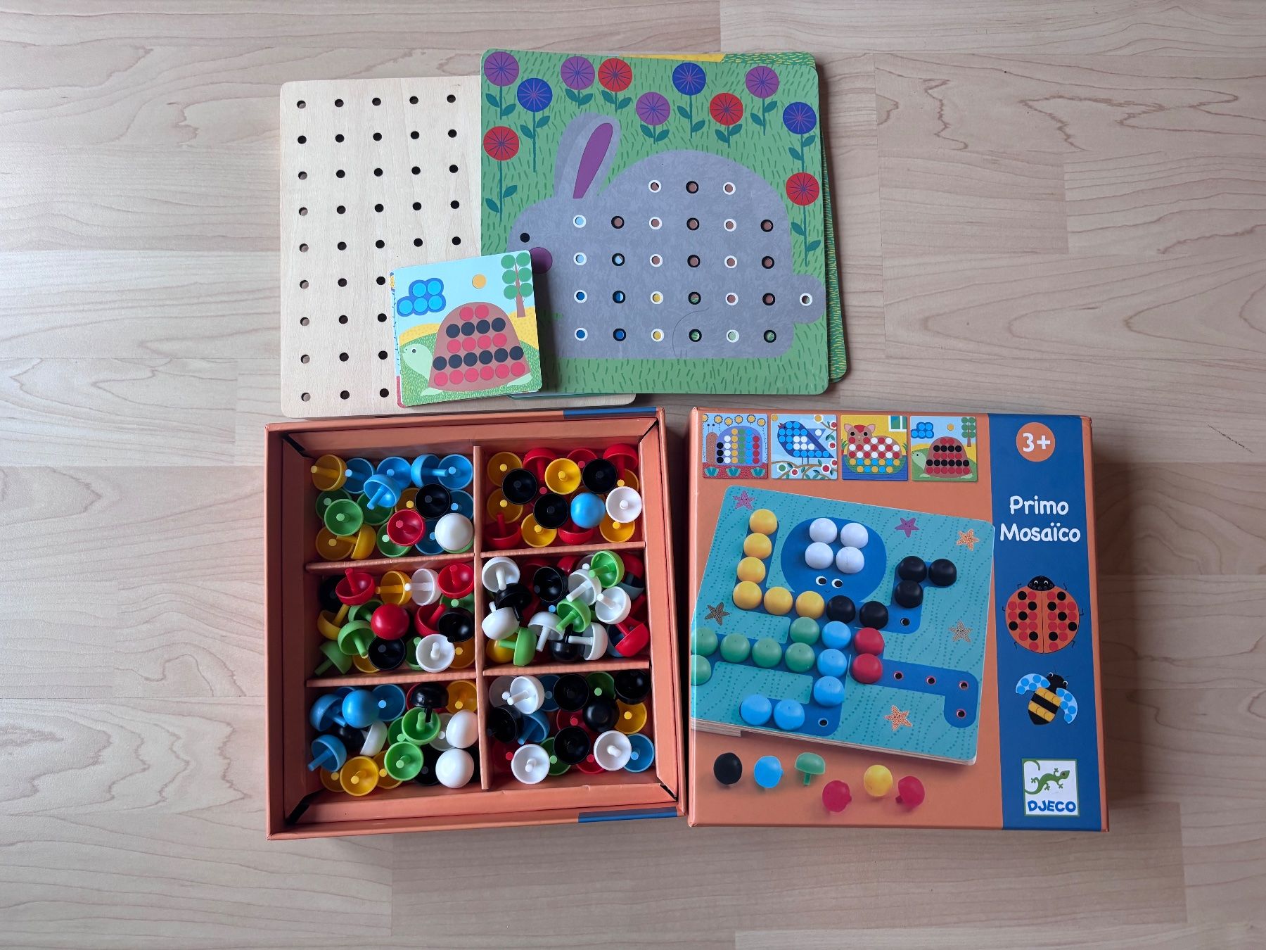 Djeco Spielzeuge: Spielmosaic von Djeco – Gebraucht aus Weisslingen von mivu01