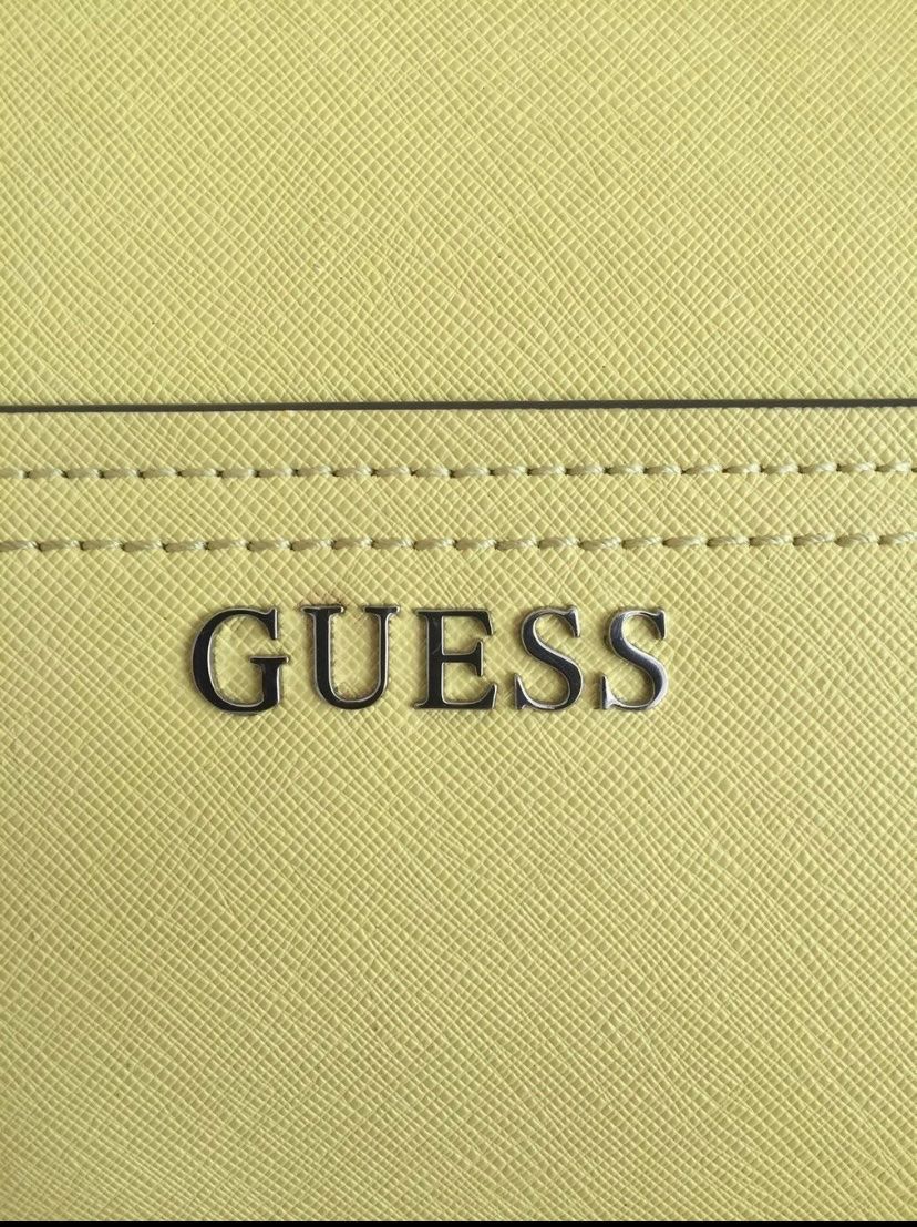 Guess Taschen für Damen: GUESS Shopper Handtasche pastell gelb – Gebraucht aus Emmenbrücke von little.treasures 1