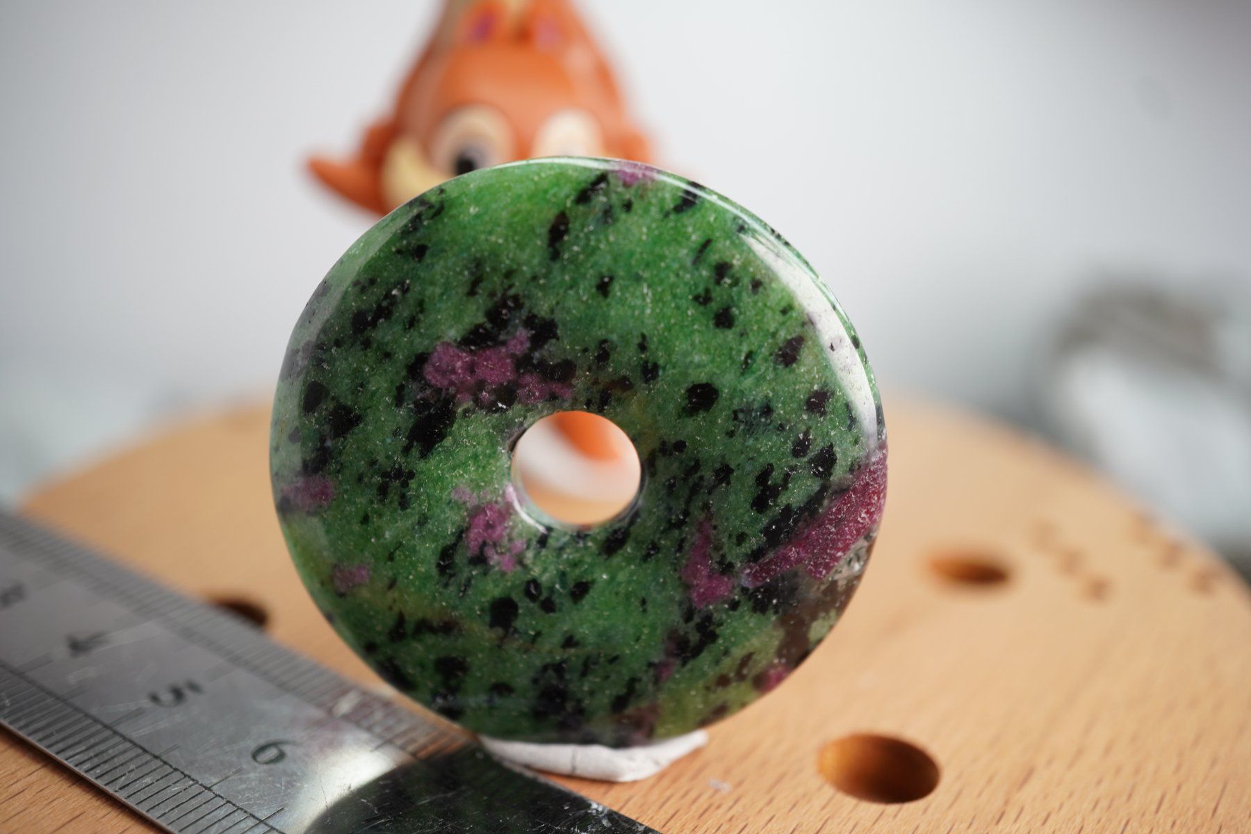 Minerali & Pietre curative: Rubin Zoisit   Pi Scheibe  ca40mm    ab  1.-     Räumung – Nuovo e nell'imballaggio originale da Eschenbach SG venduto da topstone 7