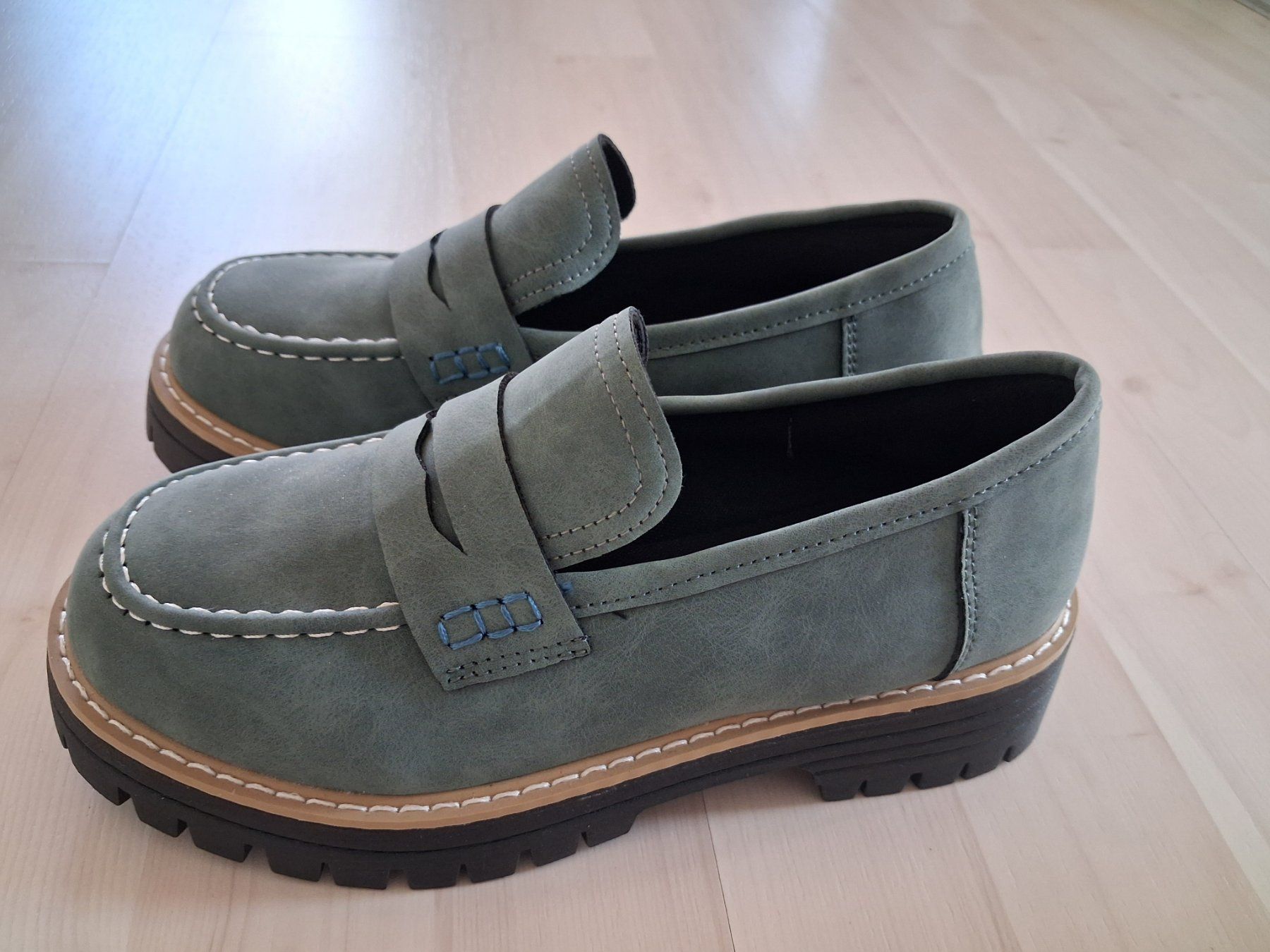 Chaussures femmes: HALBSCHUH OLIVE GRÜN 37 – Neuf (Voir description) à langnau par Santos1411