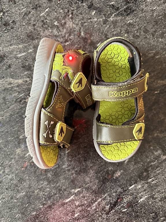 Kappa Scarpe per ragazzi: Kappa Leuchtsandalen grün Gr. 26 – Usato da Forch venduto da Holgetobler 1
