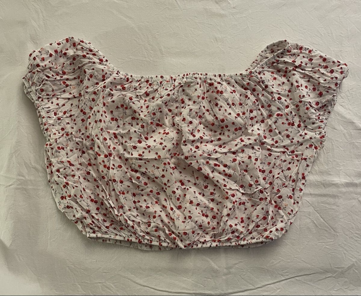 Brandy Melville Blusen, T-Shirts & Tops: Bluse mit Blümchenmuster, Brandy Melville – Gebraucht aus Basel von noee_joset 1