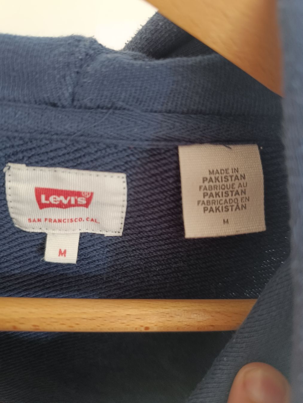Levi's Maglioni & Felpe: Levis Kapuzenpullover – Usato da Basel venduto da froehlicherVagabund 1