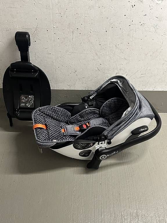 Kiddy Seggiolini per auto: Babyschale / Autositz Kiddy mit Liegefunktion – Usato da Uster venduto da staernli4 1