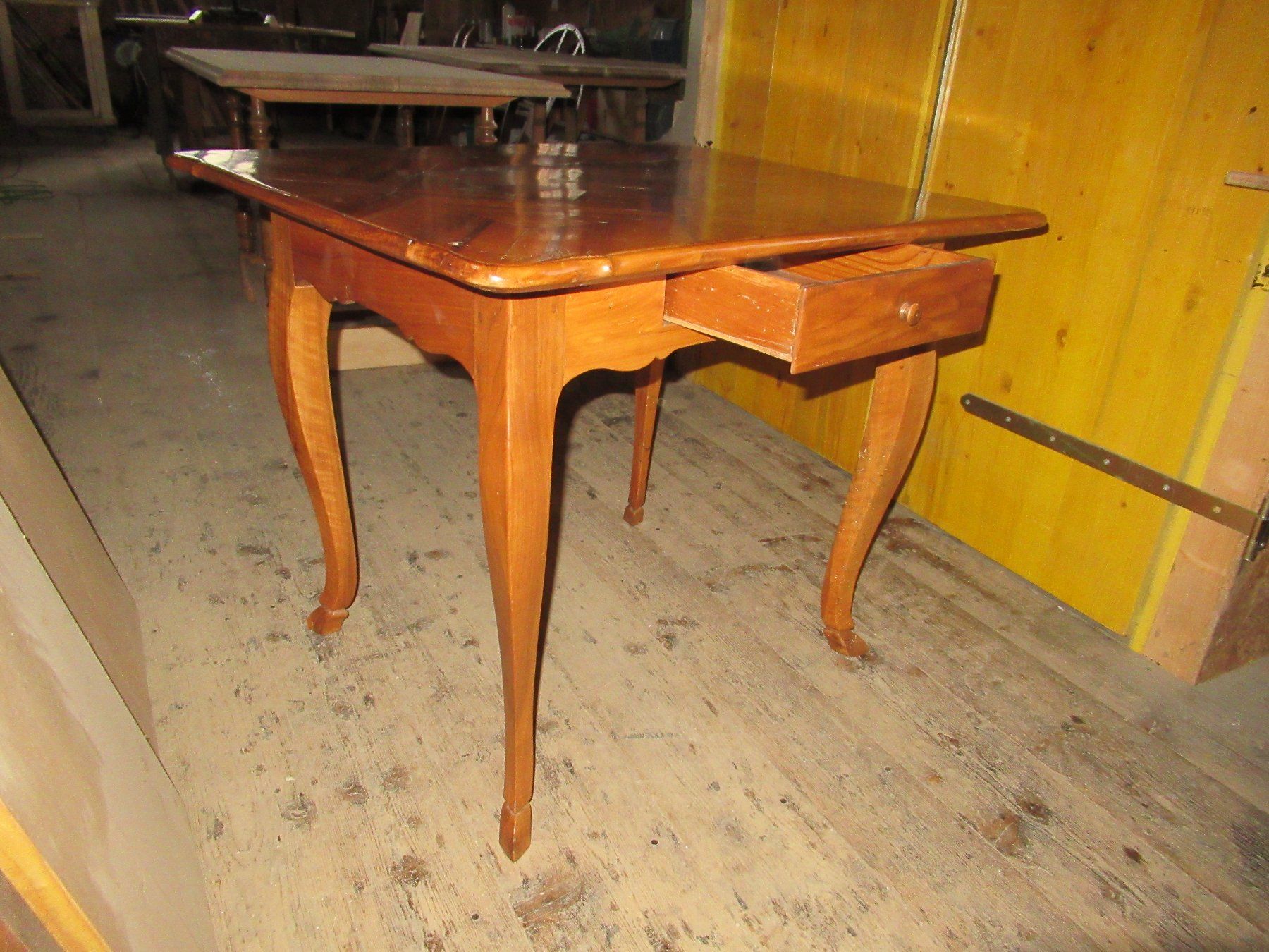 Tavoli: Barok Tisch (Nuss/90) – Usato da Berg SG venduto da Pizza58