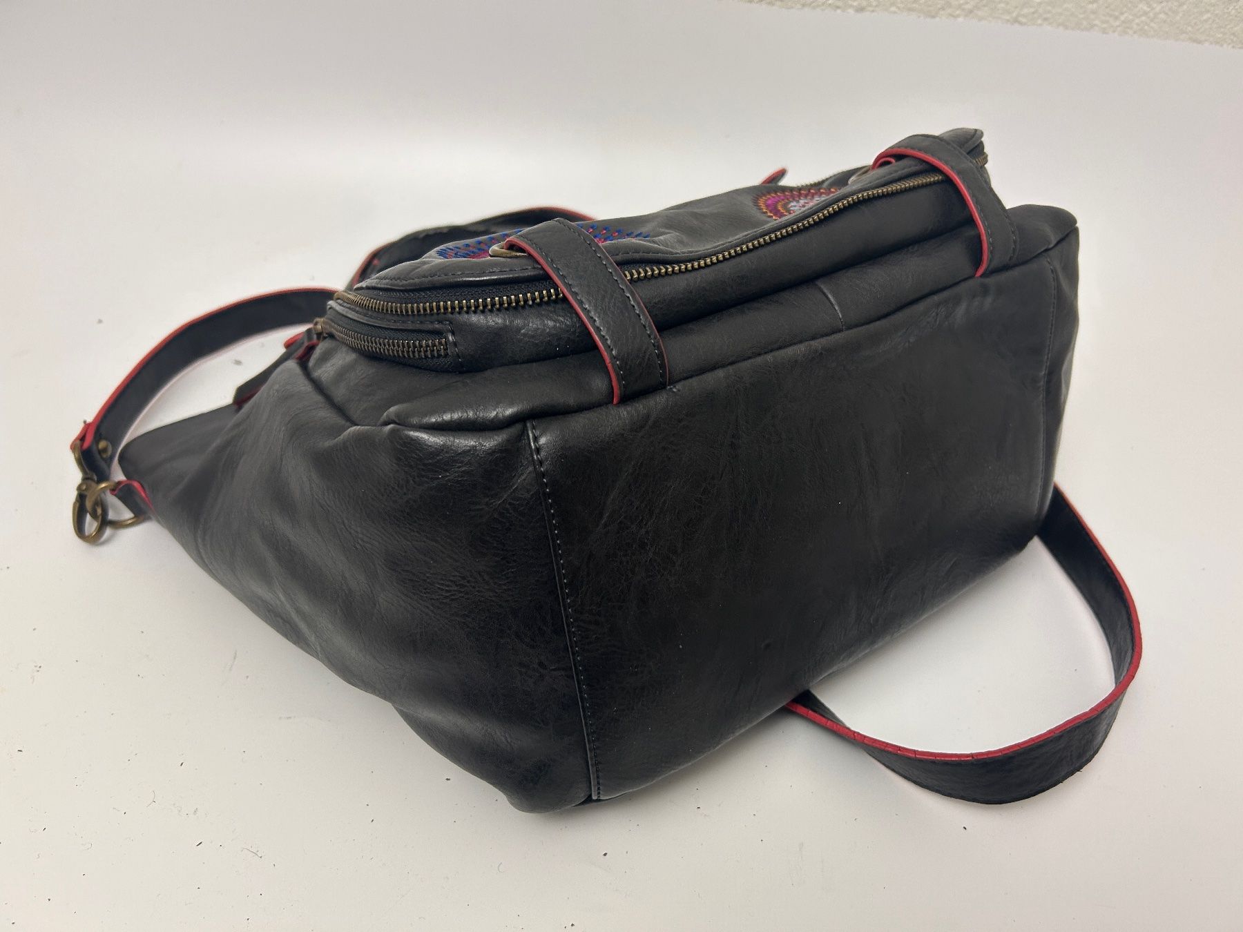Desigual Borse da donna: DESIGUAL Tasche in Leder sehr edel........ – Usato da Rheineck venduto da emma.gut 4