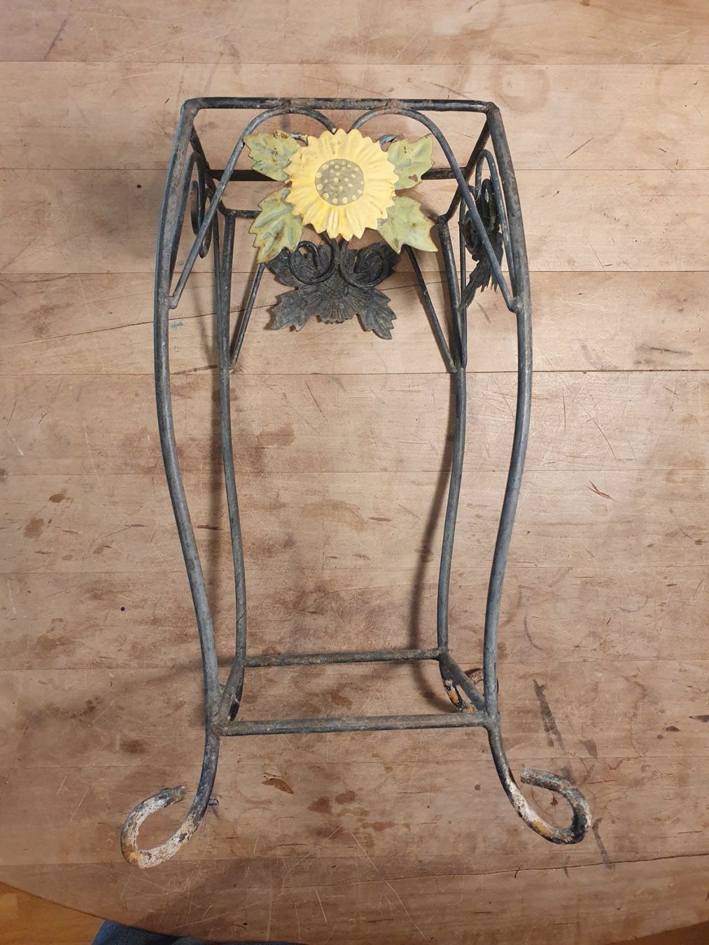 Altri mobili per ufficio: Schirmständer mit Sonnenblumenmotiv – Usato da Zürich venduto da loosebone