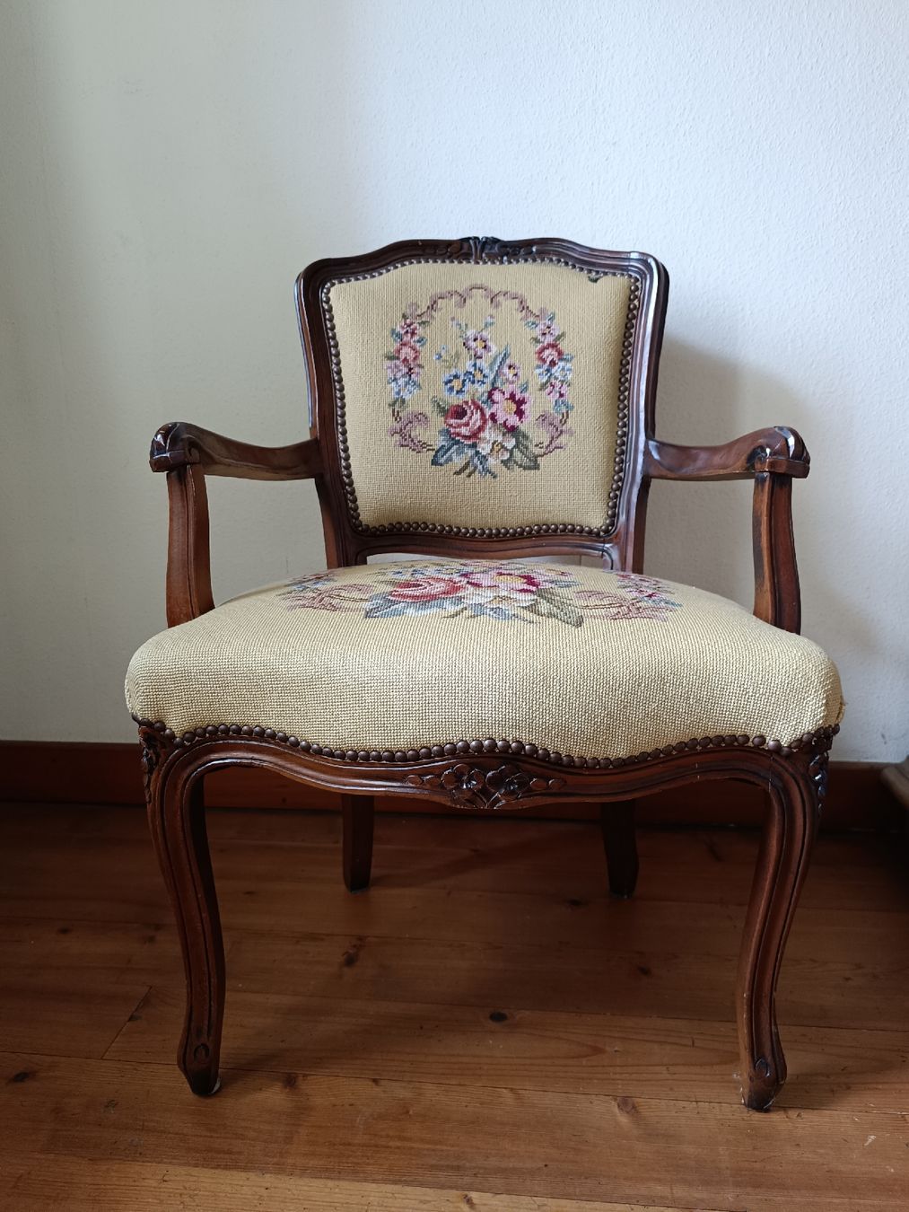 Poltrone: Fauteuil style Louis XV – Usato da Cossonay-Ville venduto da Aryann34