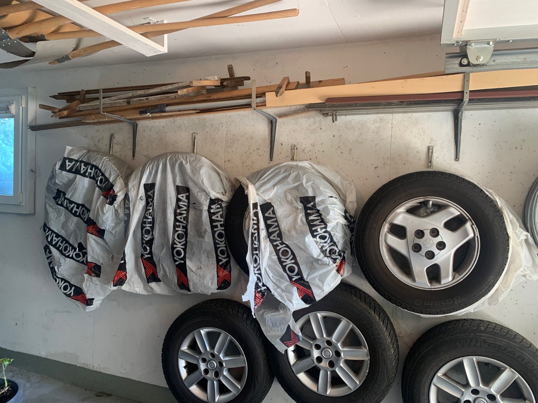 Toyota Pneumatici & Ruote complete: Toyota Rav 4 Räder Winterräder – Usato da Dotzigen venduto da Sw67