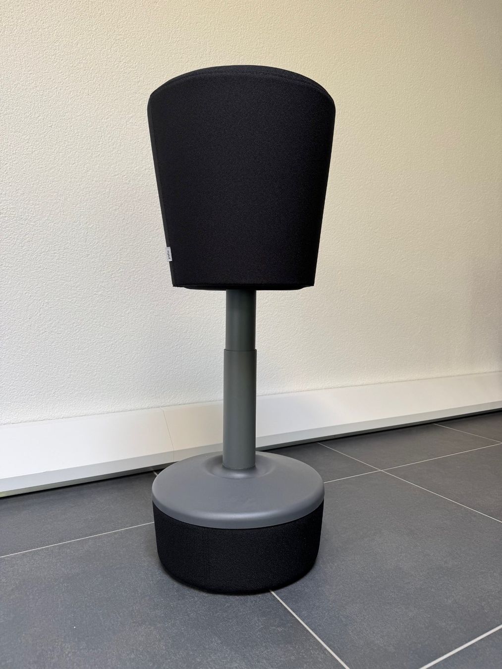 Sgabelli: Sitzhocker MICKEY FLOKK – Nuovo e nell'imballaggio originale da Lenzburg venduto da Lagerverkauf 1