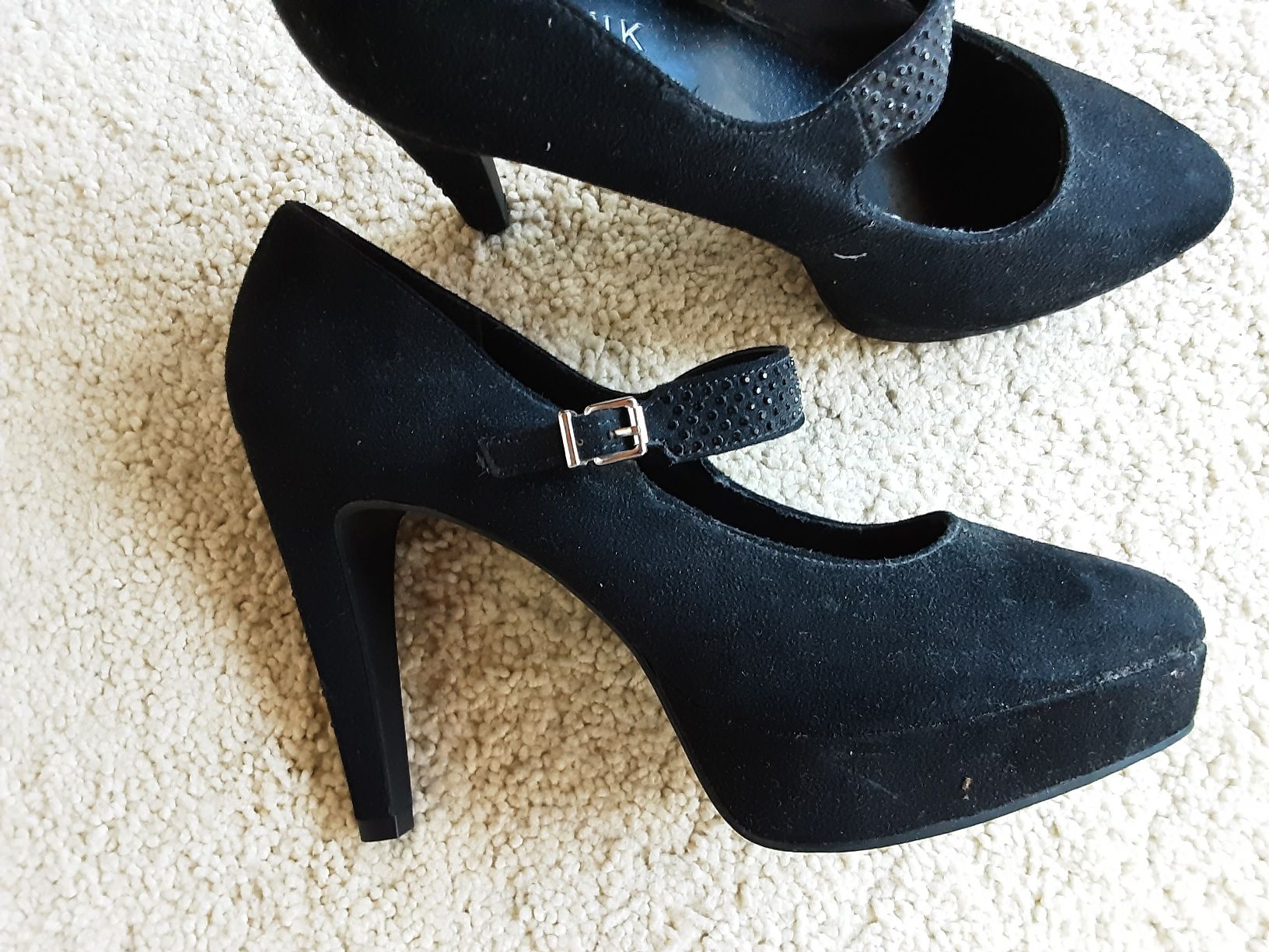 Scarpe da donna: Schwarze CATWALK High Heels Gr. 39 – Nuovo (secondo la descrizione) da Altdorf UR venduto da Brandli 3